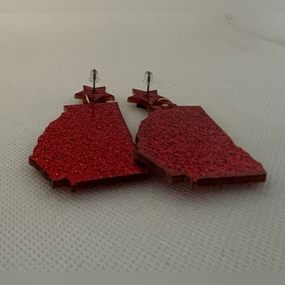 University of Georgia | Georgia Bulldogs dangle pierced earrings - Picture 4 of 9